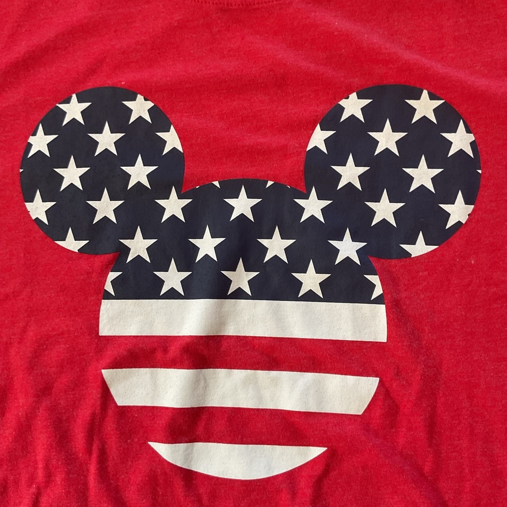 Disney women’s Patriotic USA Stars & Stripes Large
Mickey Mouse T Shirt
